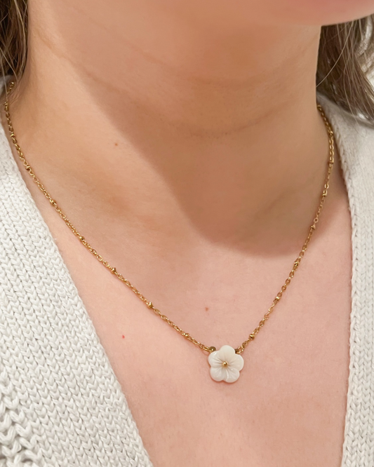 White Flower Necklace