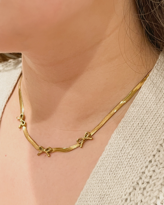 Bow Snake Necklace